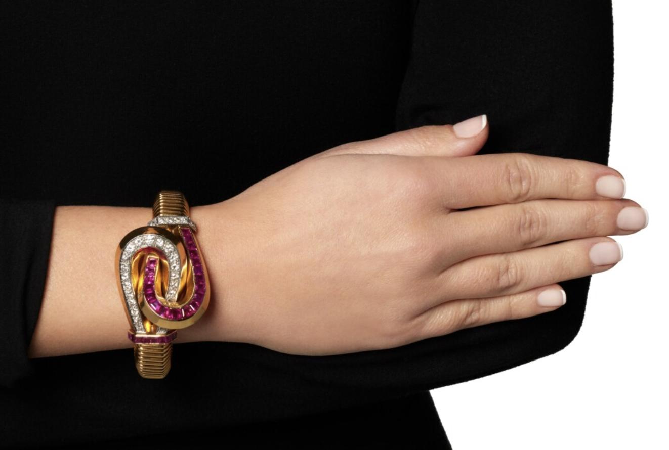 The Retro Period in Jewelry: Glamour and Resilience in Design
