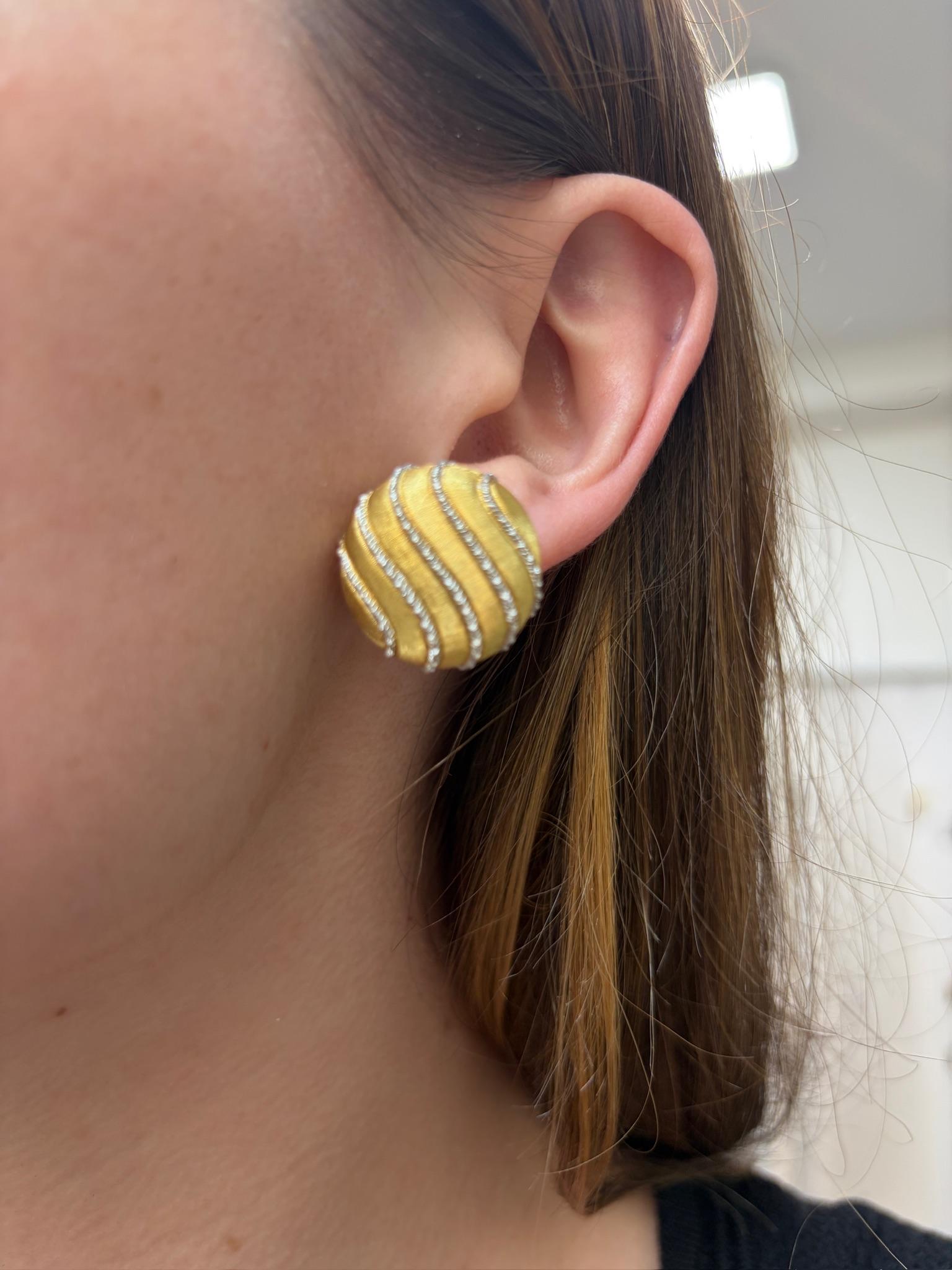 18k Yellow Gold Buccellati 1980s Textured Gold Earrings
