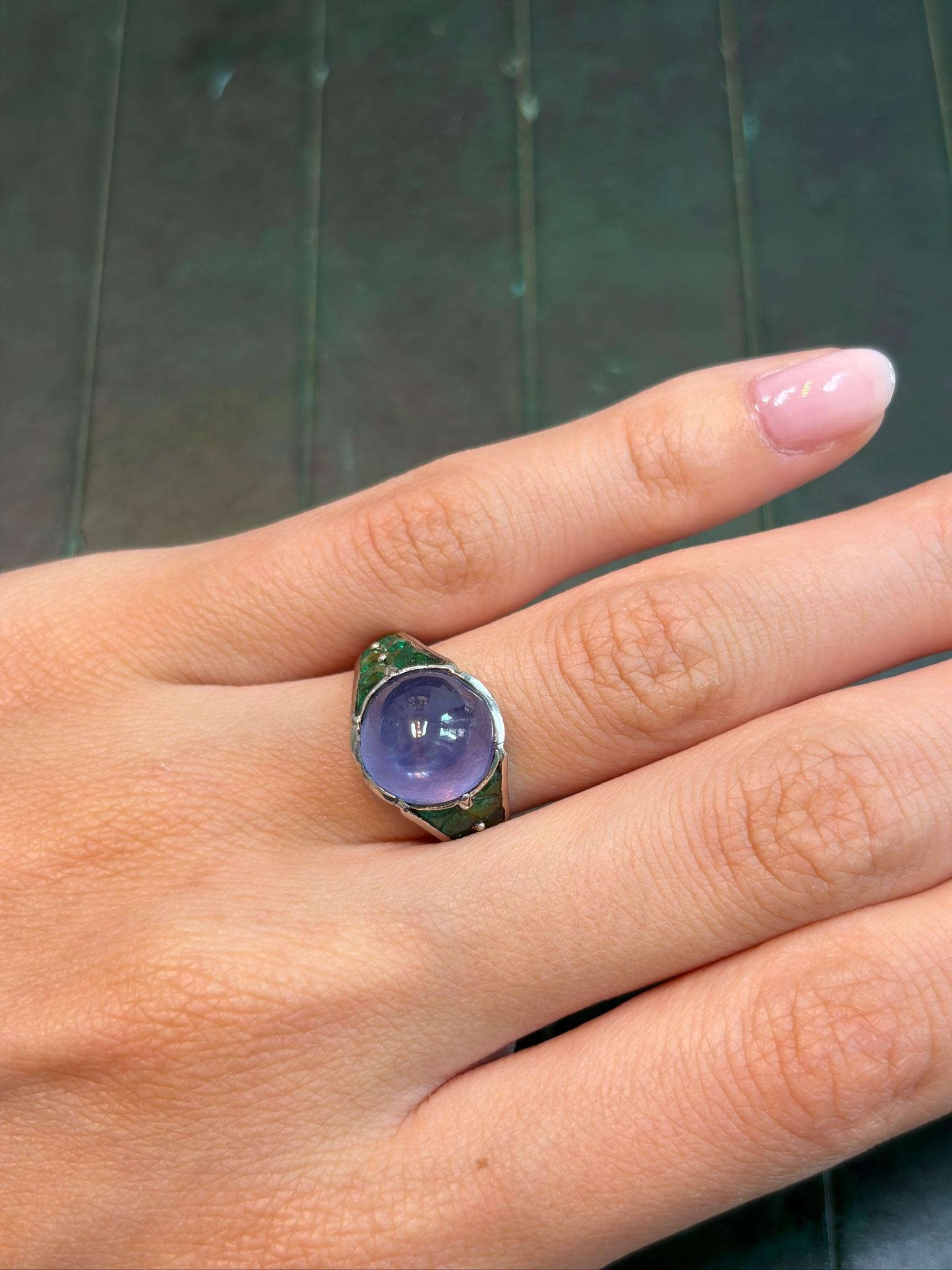 Sugarloaf Sapphire, Emerald, and Diamond Ring Platinum · France · Circa 1925
