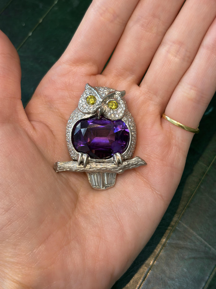 26.32 Carat Amethyst and Diamond Owl Brooch in 18K White Gold, Late 20th Century, second view