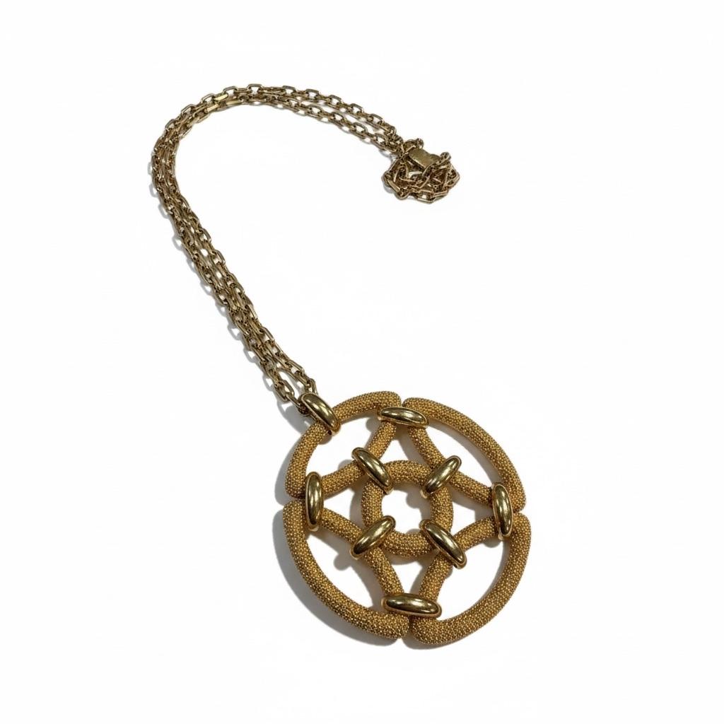 Vintage Van Cleef & Arpels Gold Pendant Necklace, 1970s