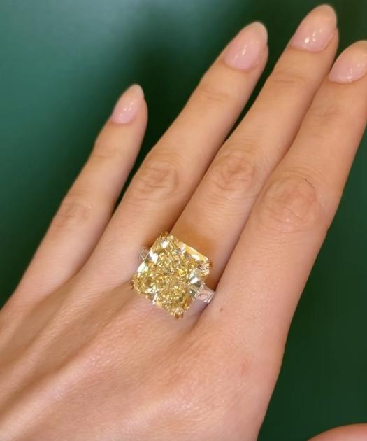 Fancy Intense Yellow Diamond Ring – 16.05 Carats, VS2 GIA 2181005741 -