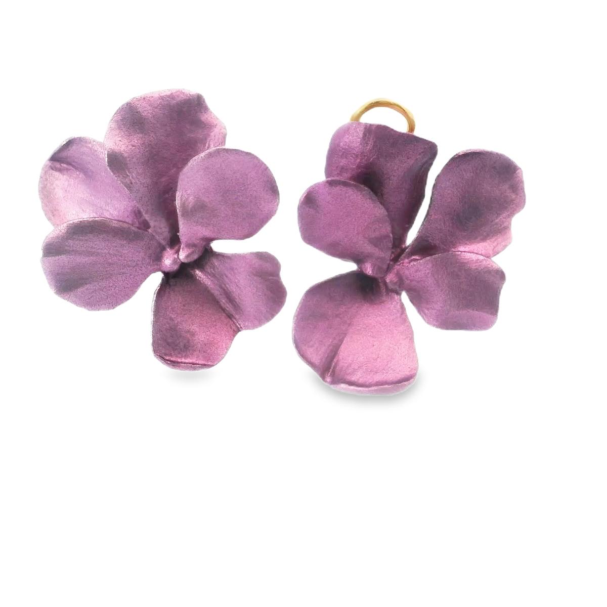 JAR 18Ky Gold and Titanium Pansy Earclips