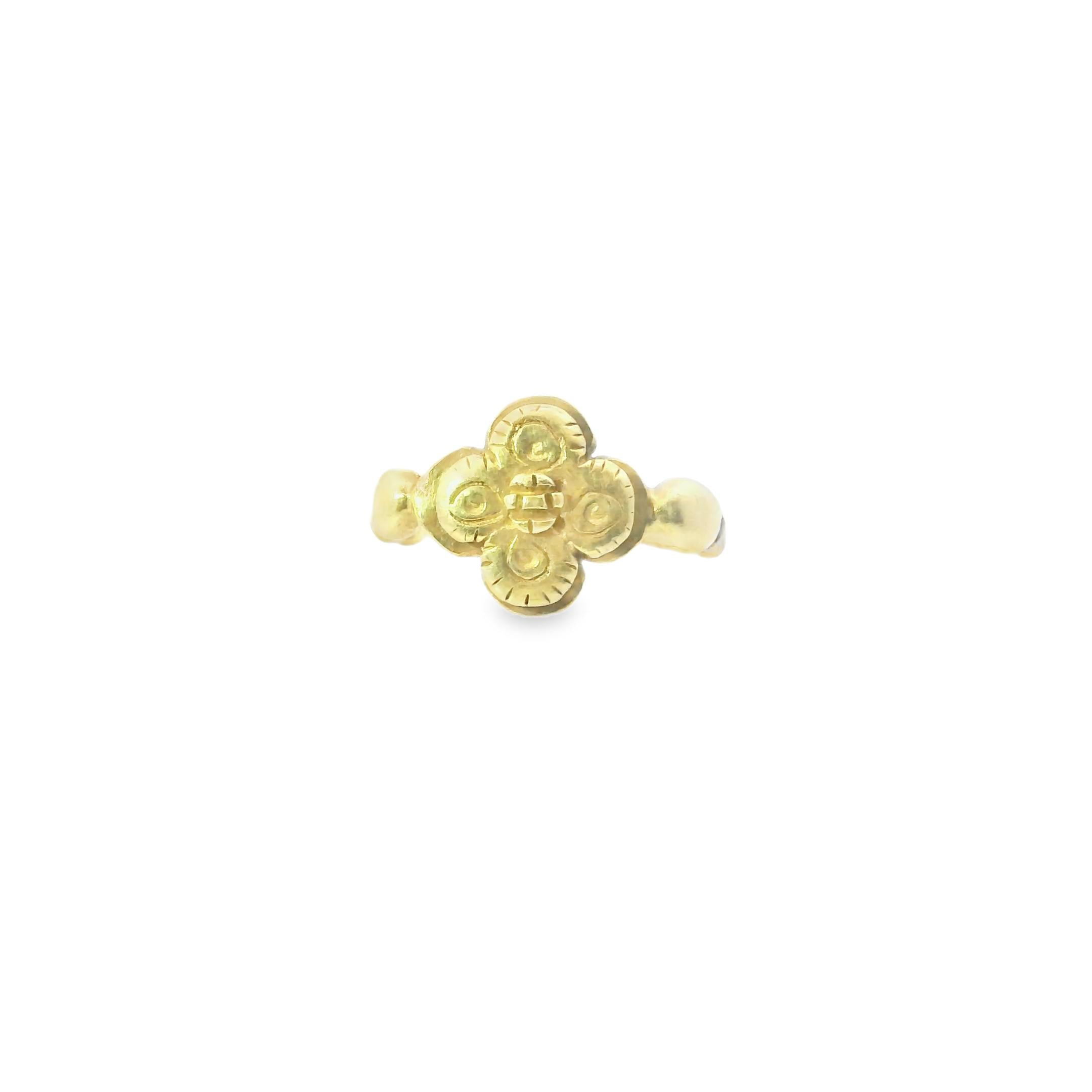 17th Century Yellow Gold Clover Ring 6.9 grams | Size 6½
