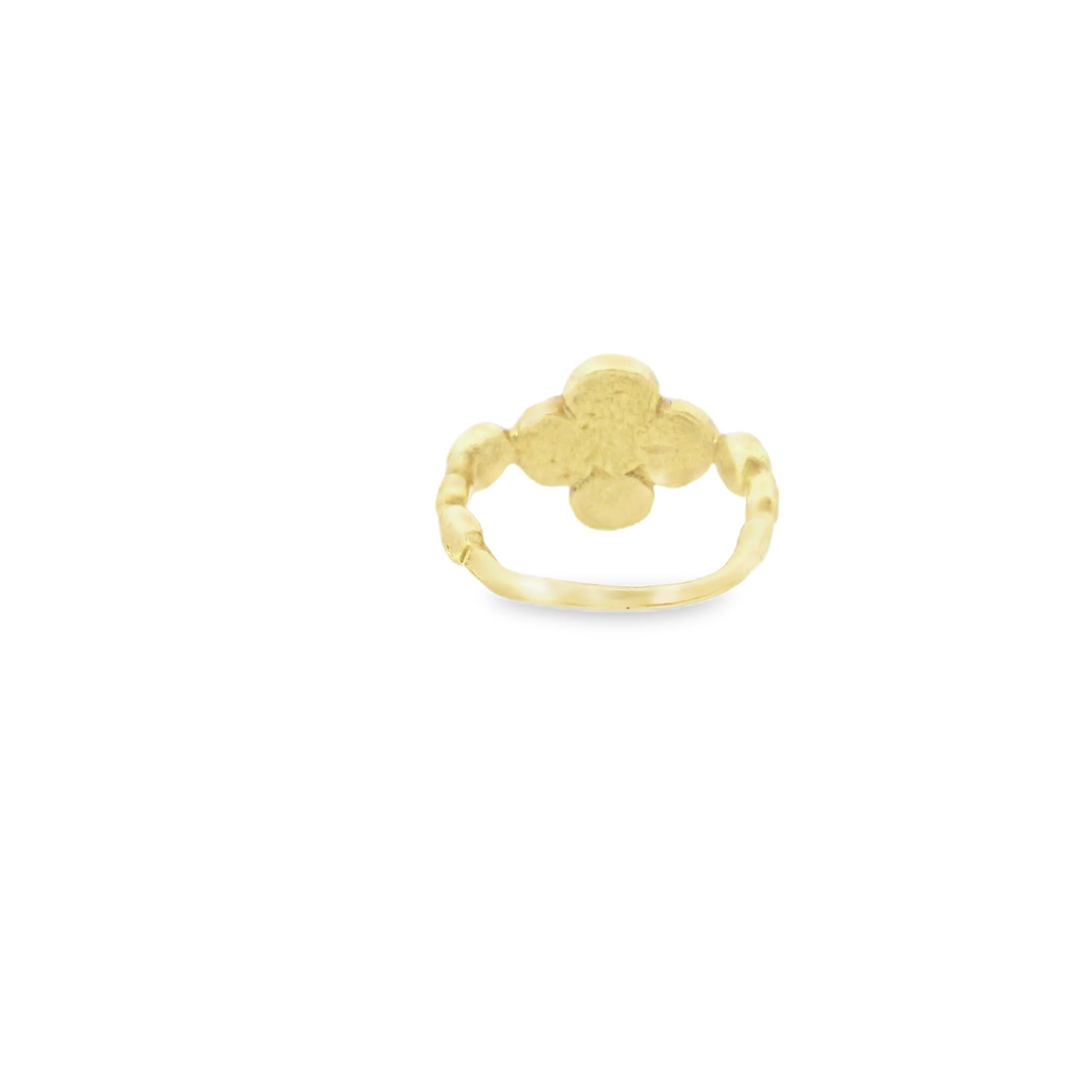 17th Century Yellow Gold Clover Ring 6.9 grams | Size 6½