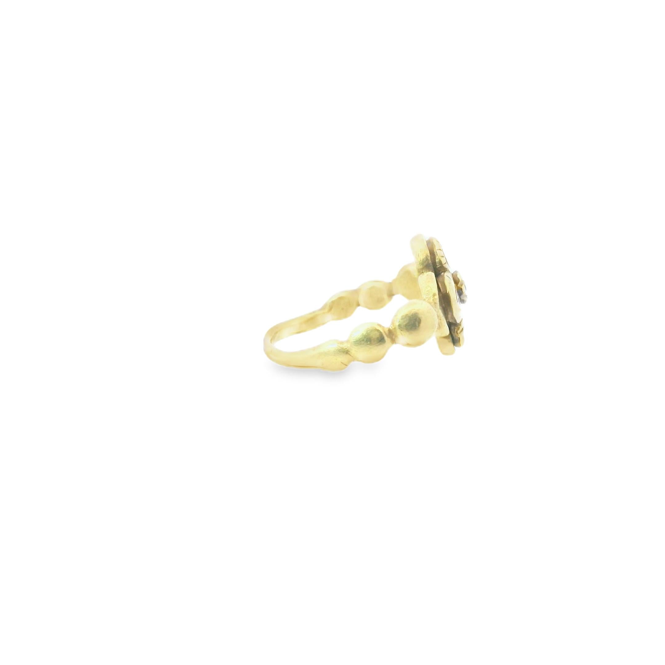 17th Century Yellow Gold Clover Ring 6.9 grams | Size 6½
