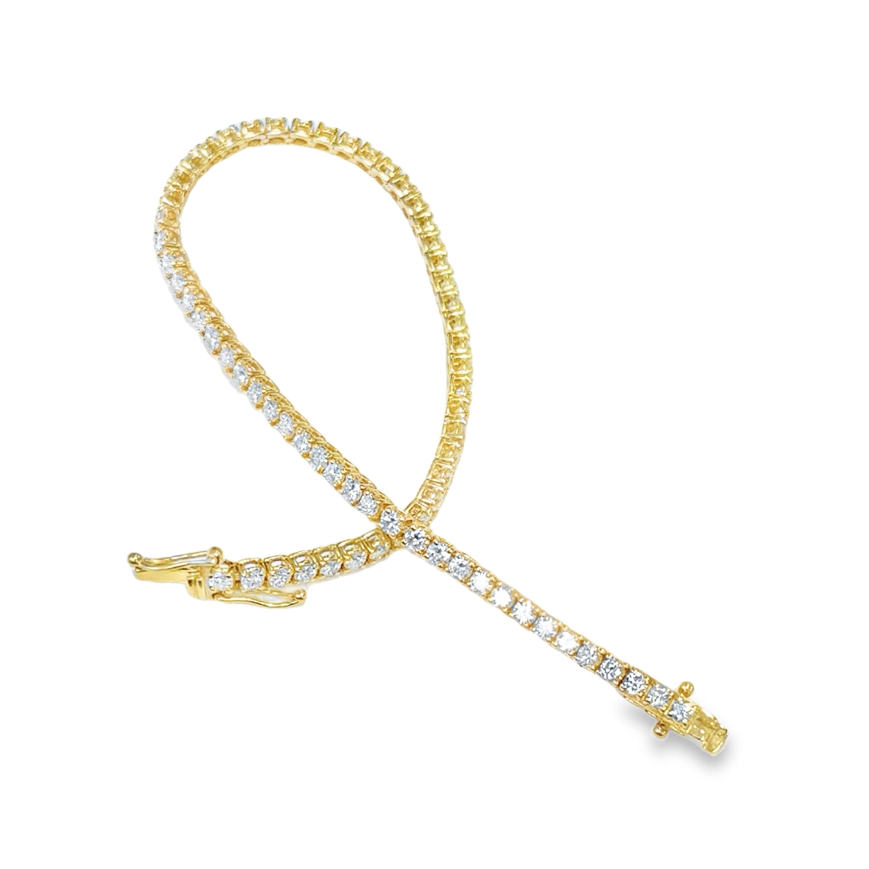 Contemporary 18K Gold Tennis Bracelet with 3.18ct of Diamonds