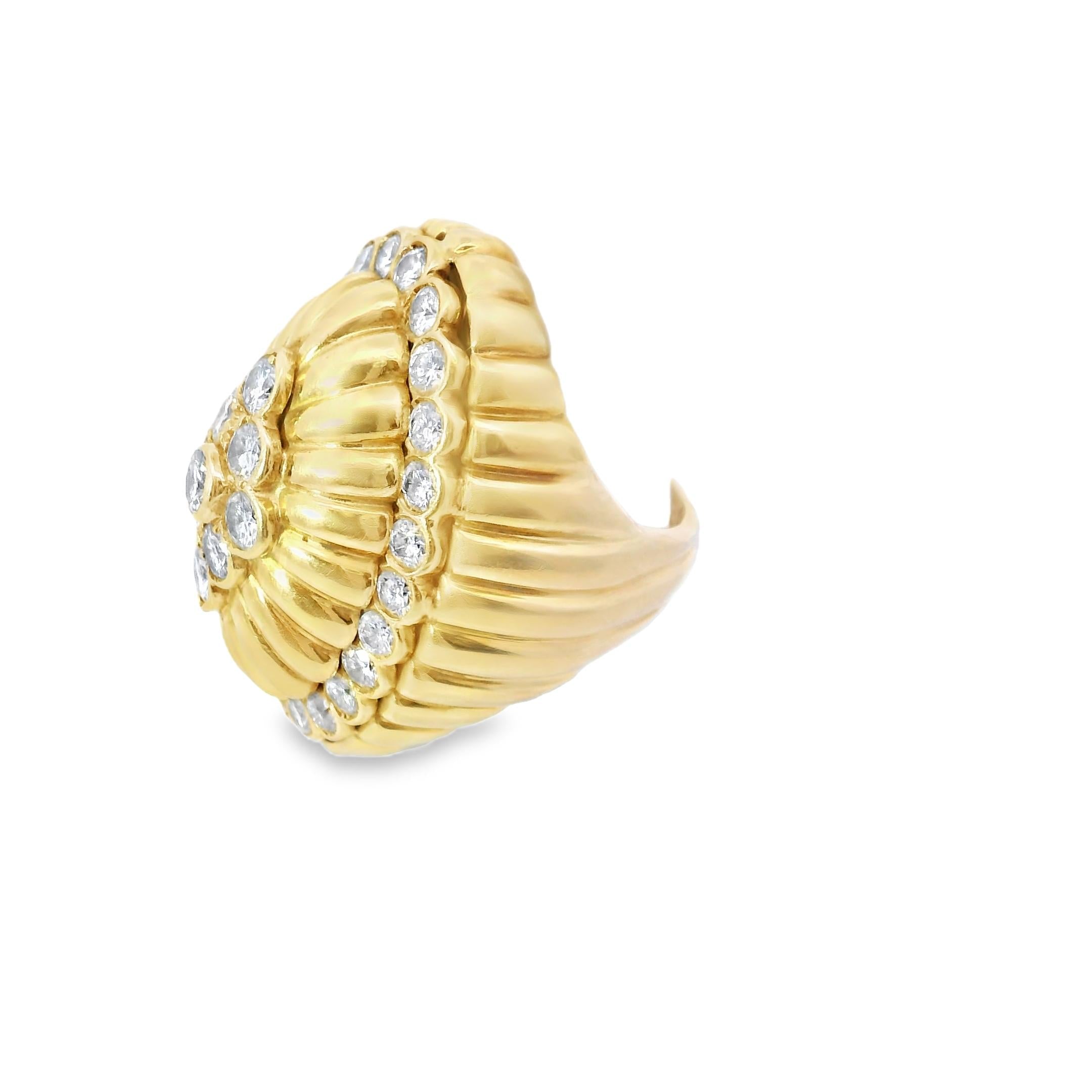 18K Van Cleef & Arpels Diamond Oval Dome Ring
