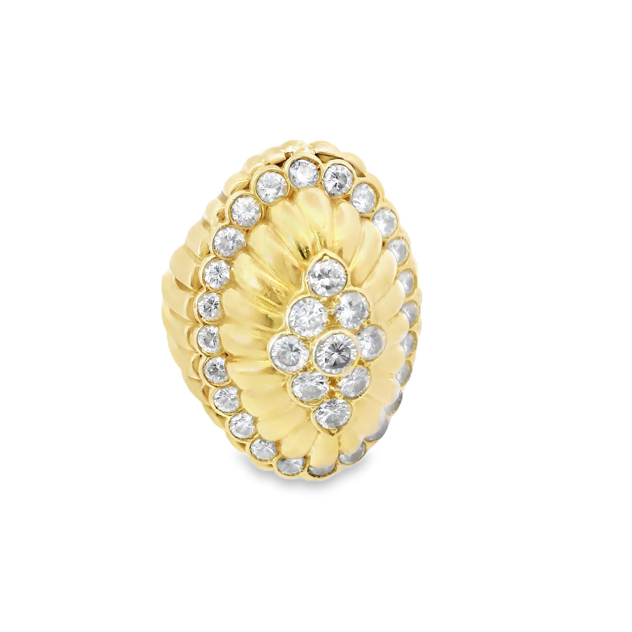 18K Van Cleef & Arpels Diamond Oval Dome Ring