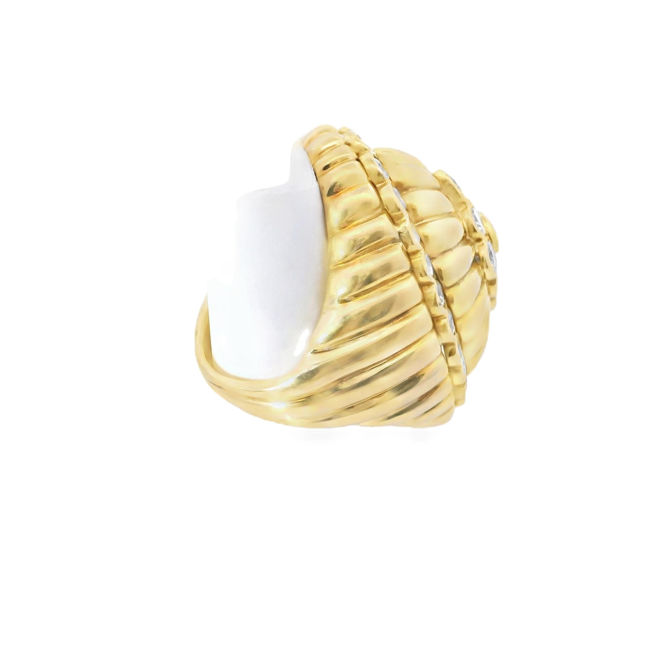 18K Van Cleef & Arpels Diamond Oval Dome Ring
