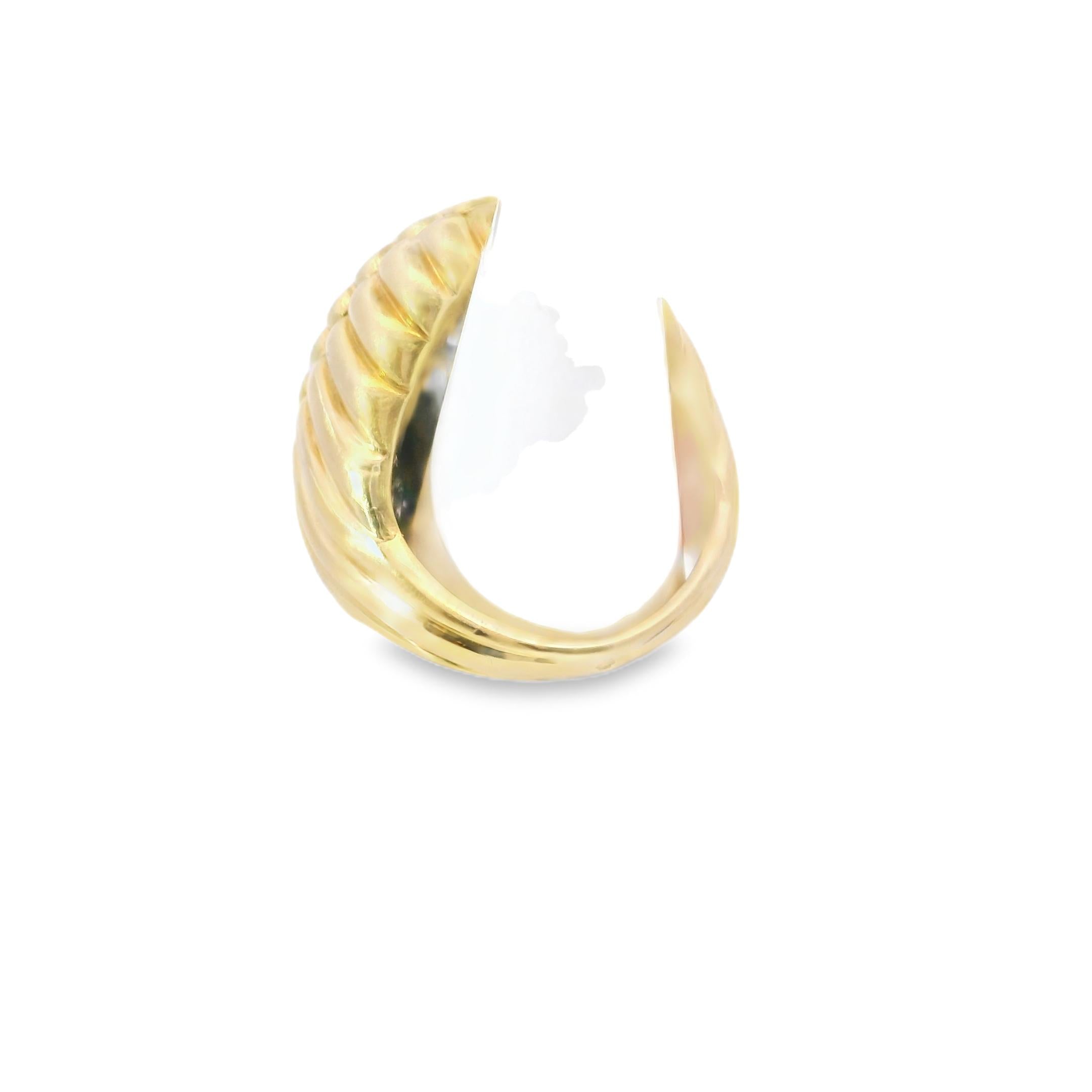 18K Van Cleef & Arpels Diamond Oval Dome Ring