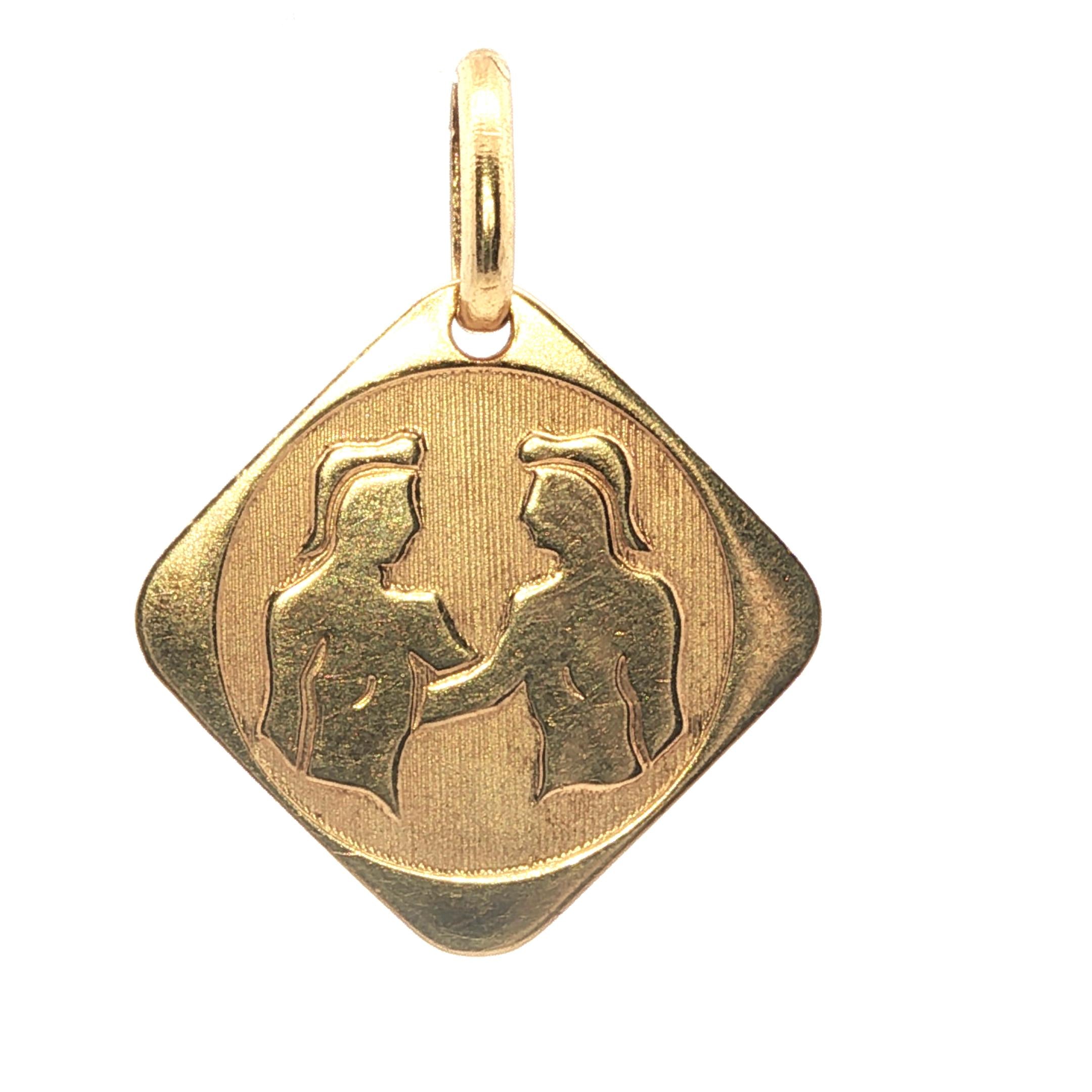 Gemini Zodiac Pendant in 18K Yellow Gold