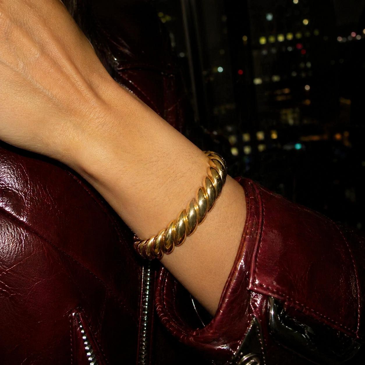 André Vassort Twisted Gold Bracelet
18K Yellow Gold, France
Circa 1970