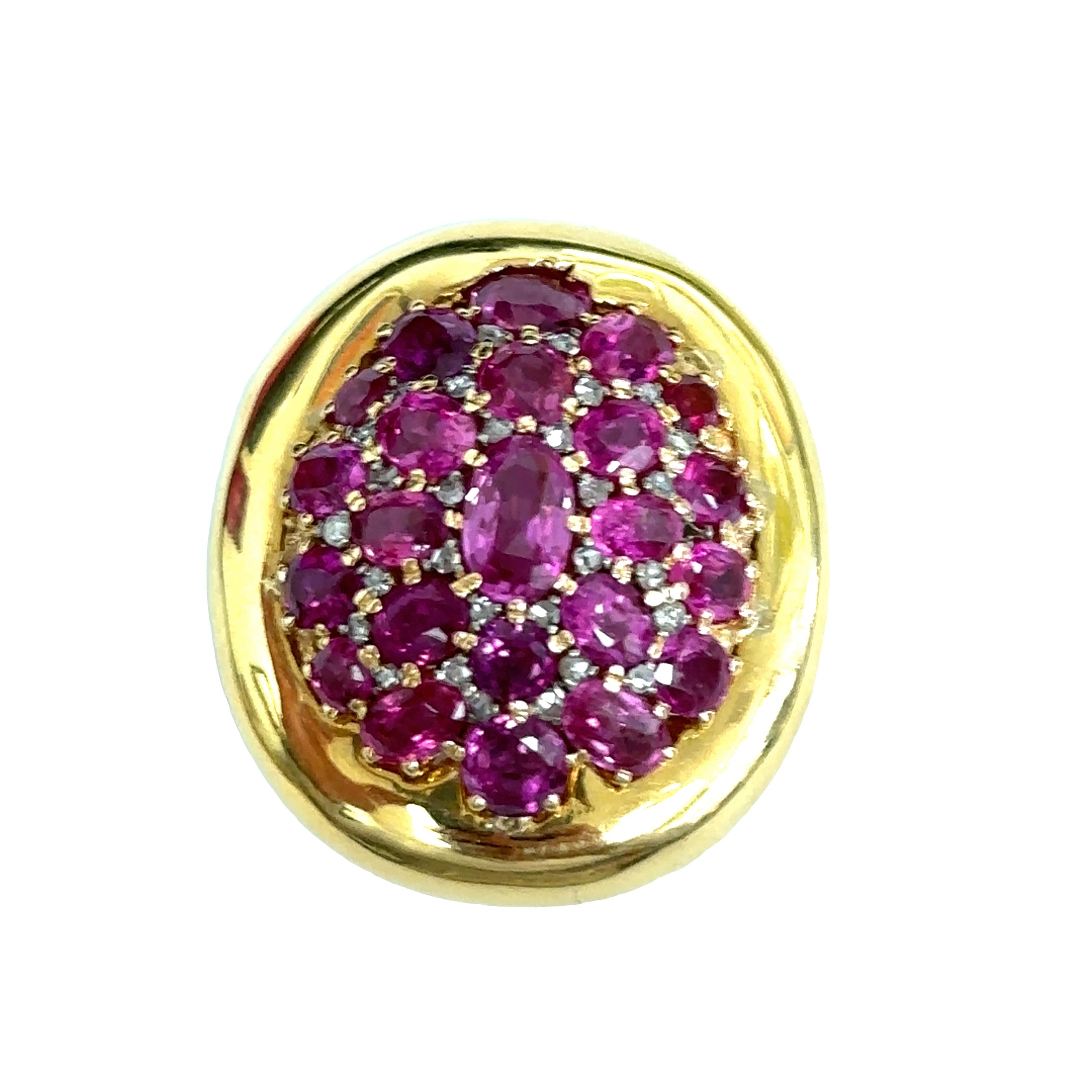 18k Yellow Gold   1950s Geometrical Sapphire Pin / Brooch  - 33.10GRAM