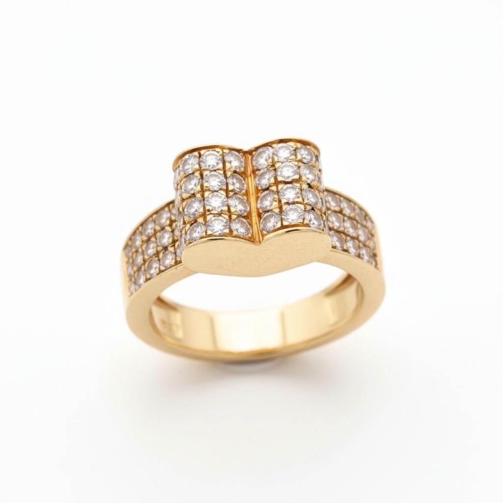 Van Cleef & Arpels Paris Heart shaped ring