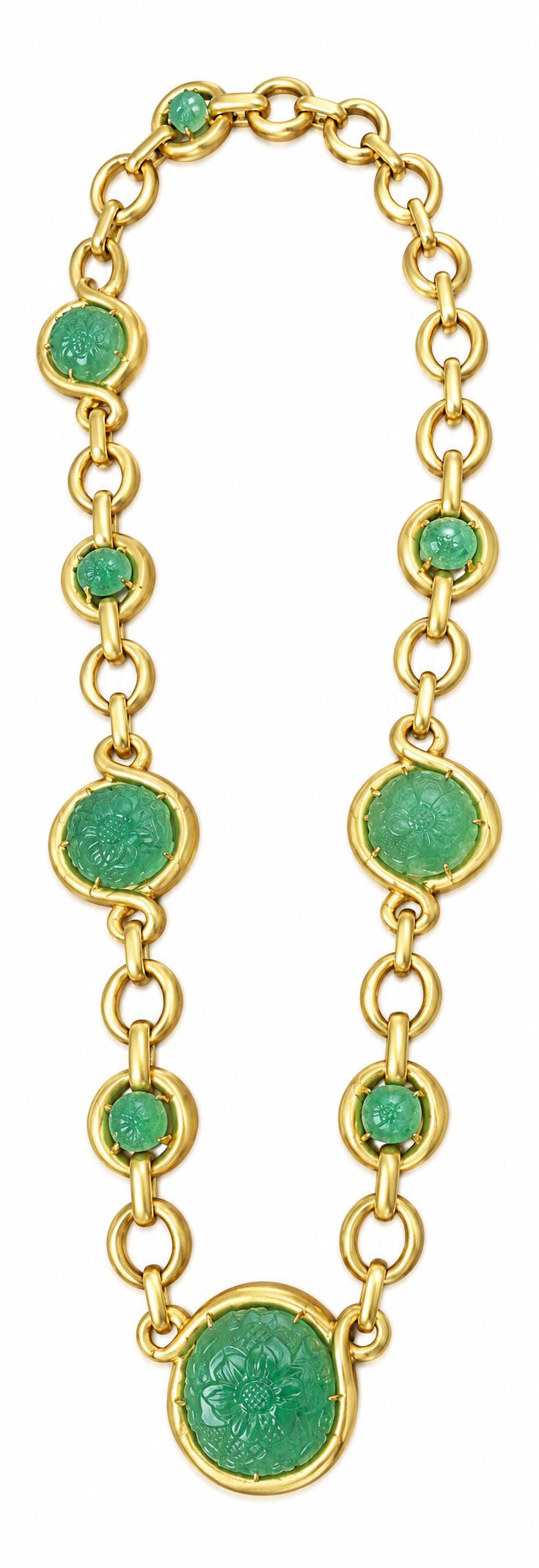 David Webb Carved Emerald and Cabochon Long Necklace in 18K Yellow Gold, 1960s, view 3