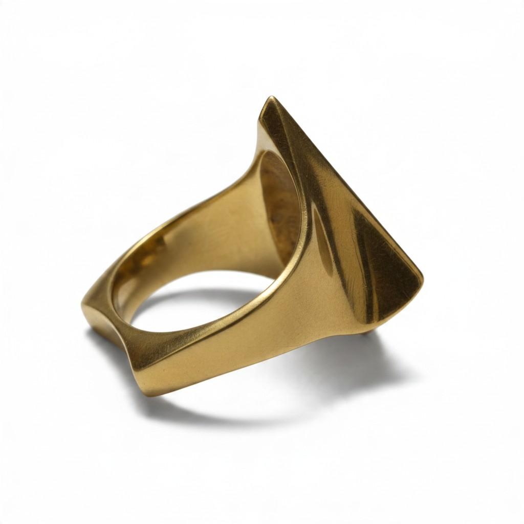 Geometric Lapis Lazuli and Diamond Ring in 18K Gold