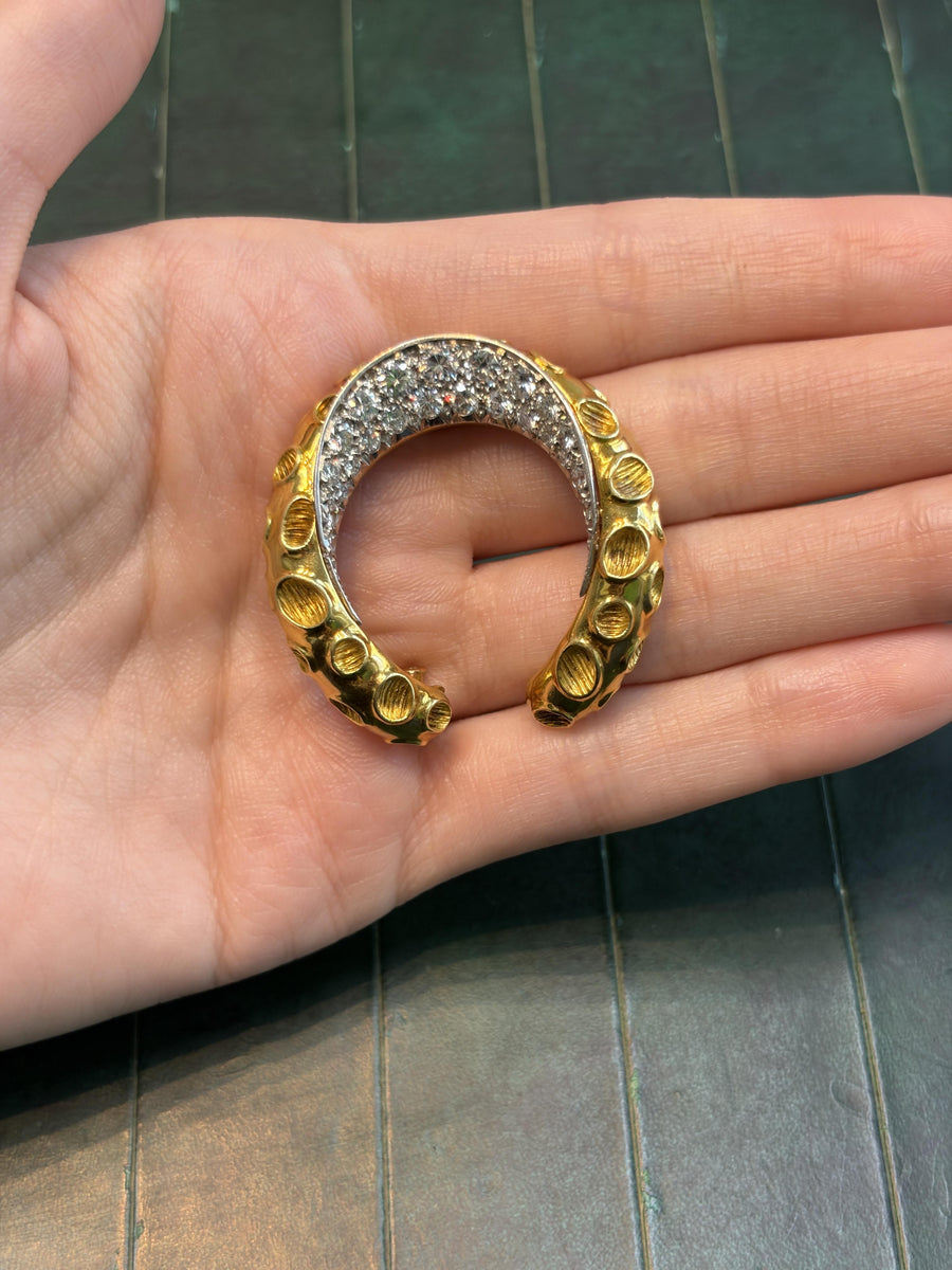 Verger Frères Gold and Diamond Horseshoe Brooch, second view