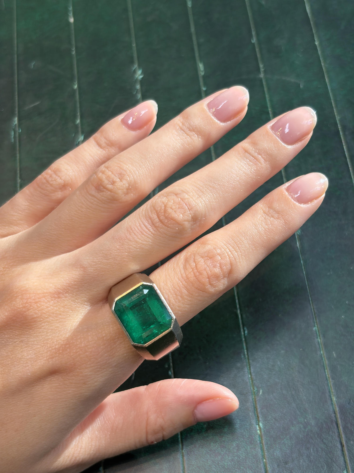 Hemmerle Emerald Ring in 18K Gold, circa 2005, view 2