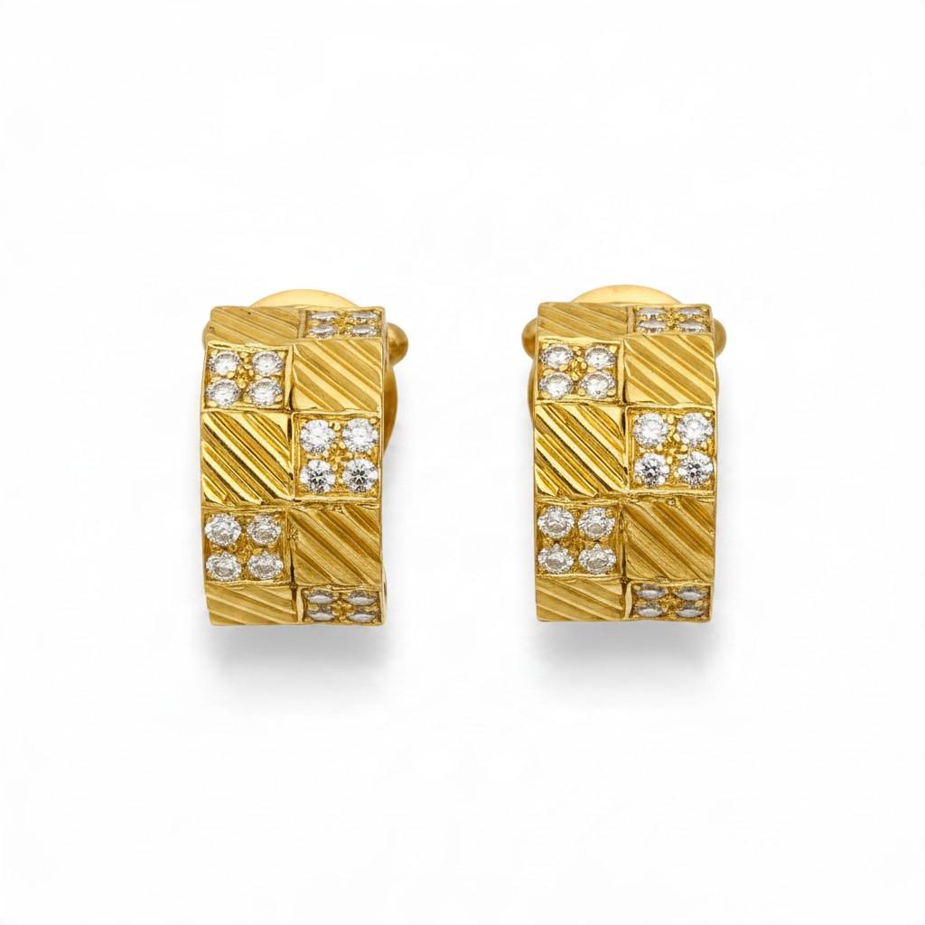 Van Cleef & Arpels Diamond Checkerboard Earrings in 18K Yellow Gold, 1970s, view 3