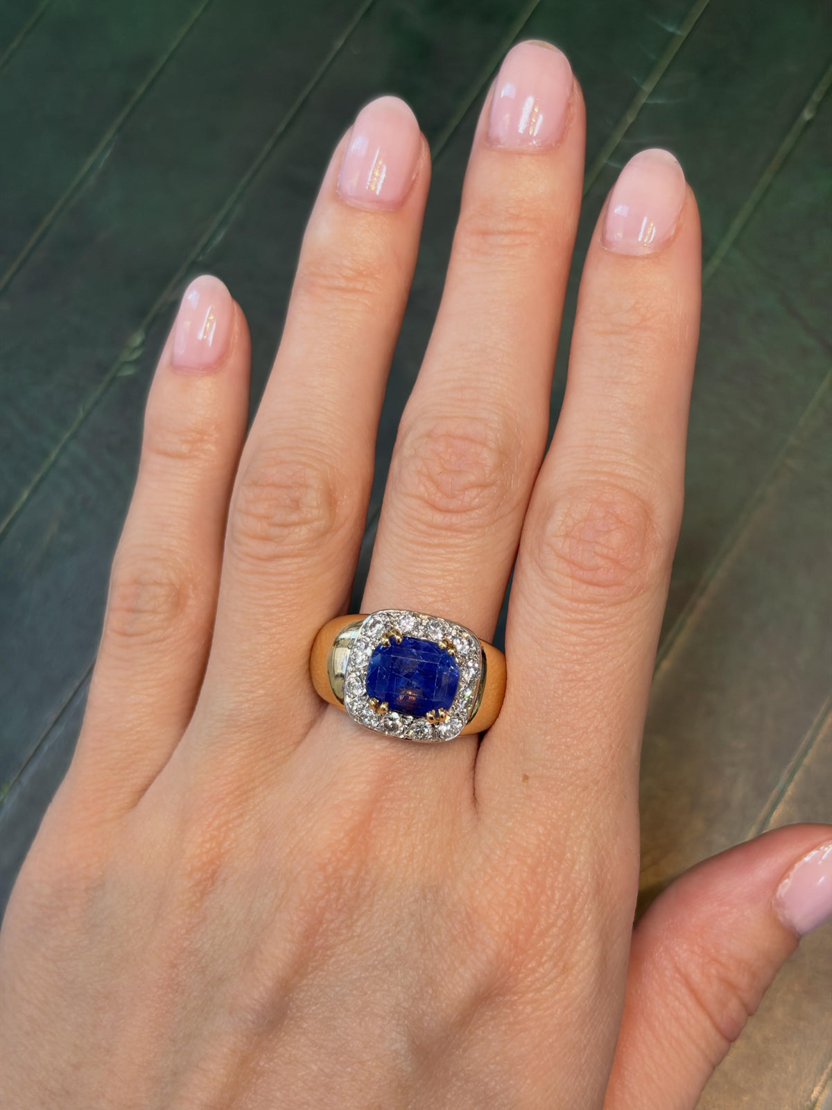 1980s French Ceylon Sapphire and Diamond Ring in 18K Yellow Gold, view 2