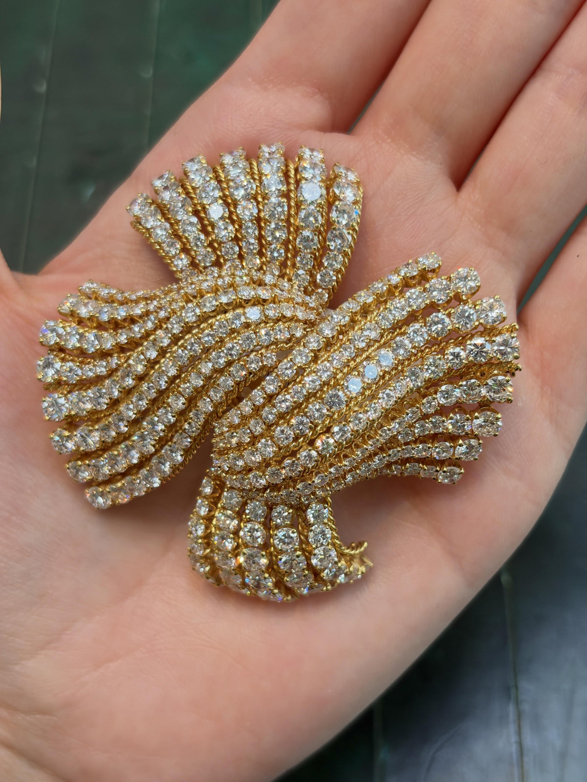 David Webb Diamond Cross Brooch in 18K Yellow Gold, 1960s, view 3
