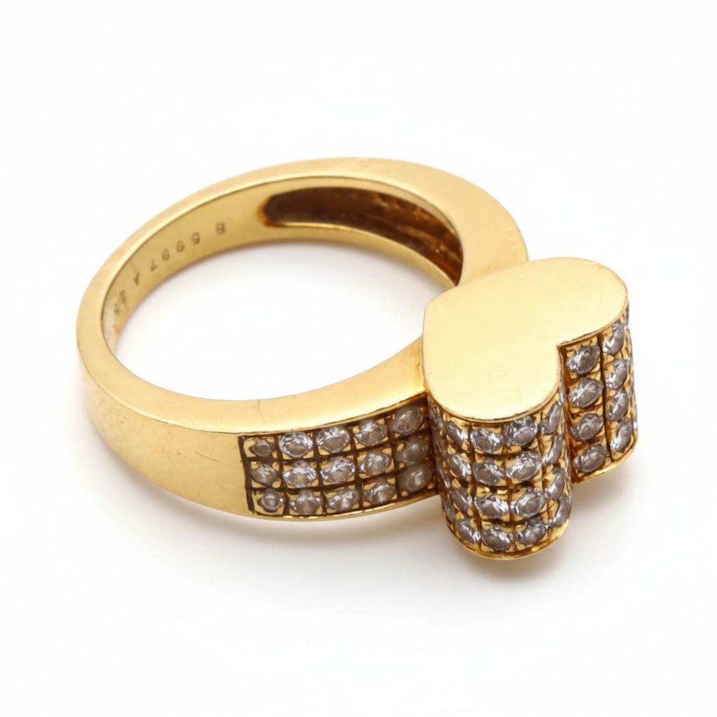 Van Cleef & Arpels Paris Heart shaped ring