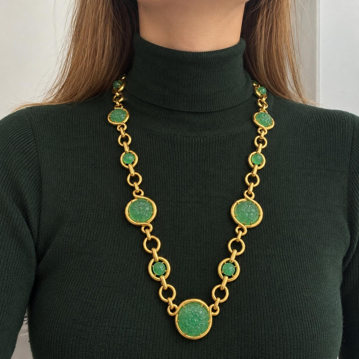 David Webb Carved Emerald and Cabochon Long Necklace in 18K Yellow Gold, 1960s, view 2