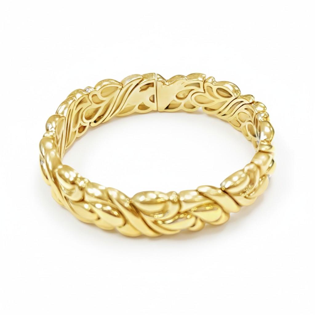 Bulgari Sculpted Gold Bangle Bracelet Italy, Circa 1960s