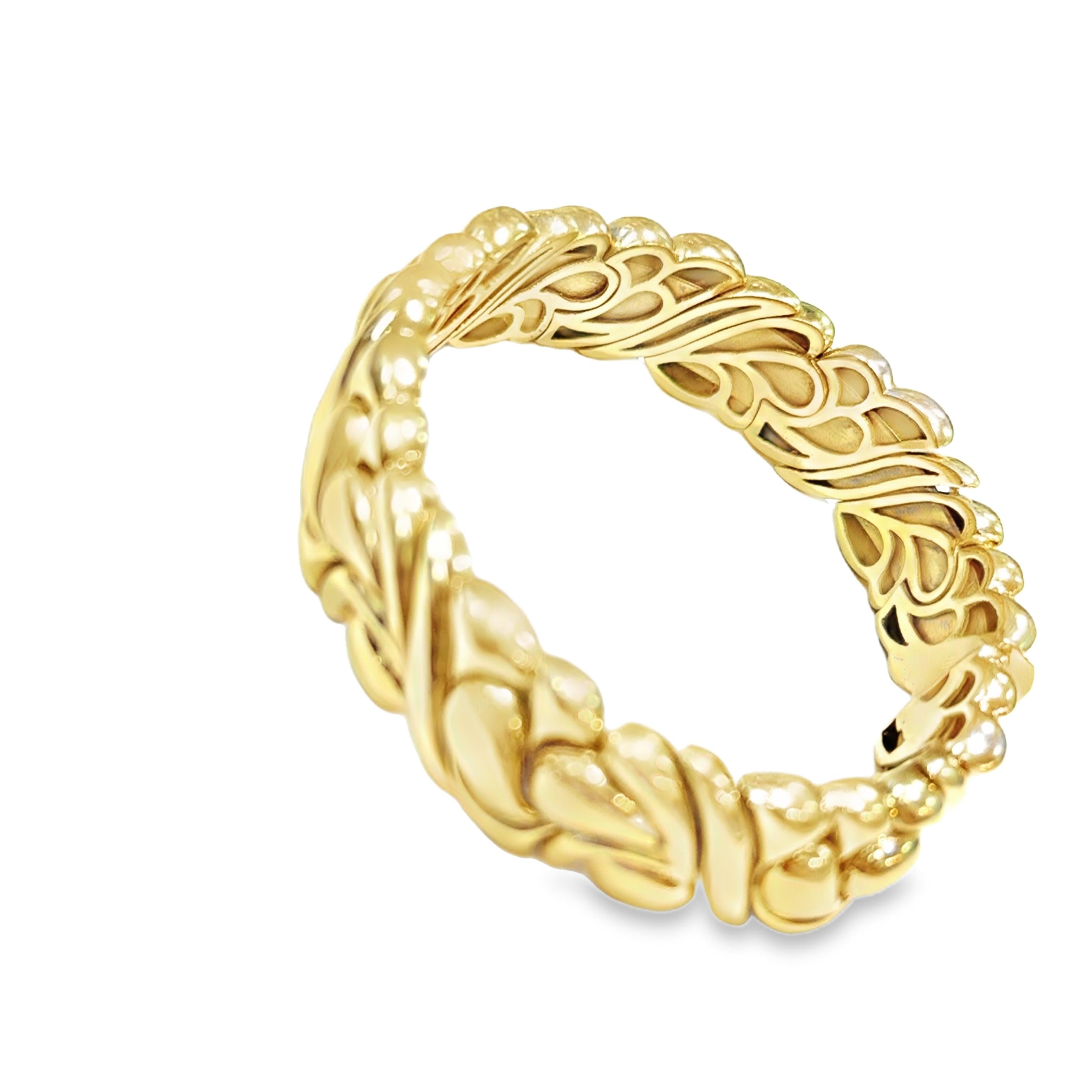 Bulgari Sculpted Gold Bangle Bracelet Italy, Circa 1960s