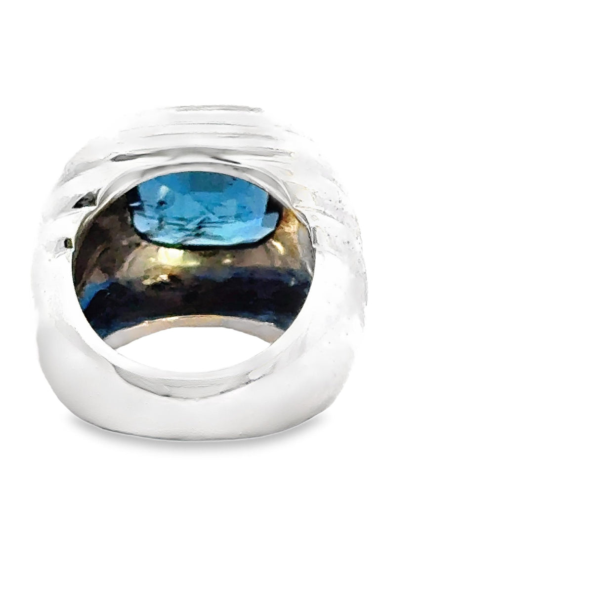 18K White Gold 9.23-Carat Sapphire Fluted Ring