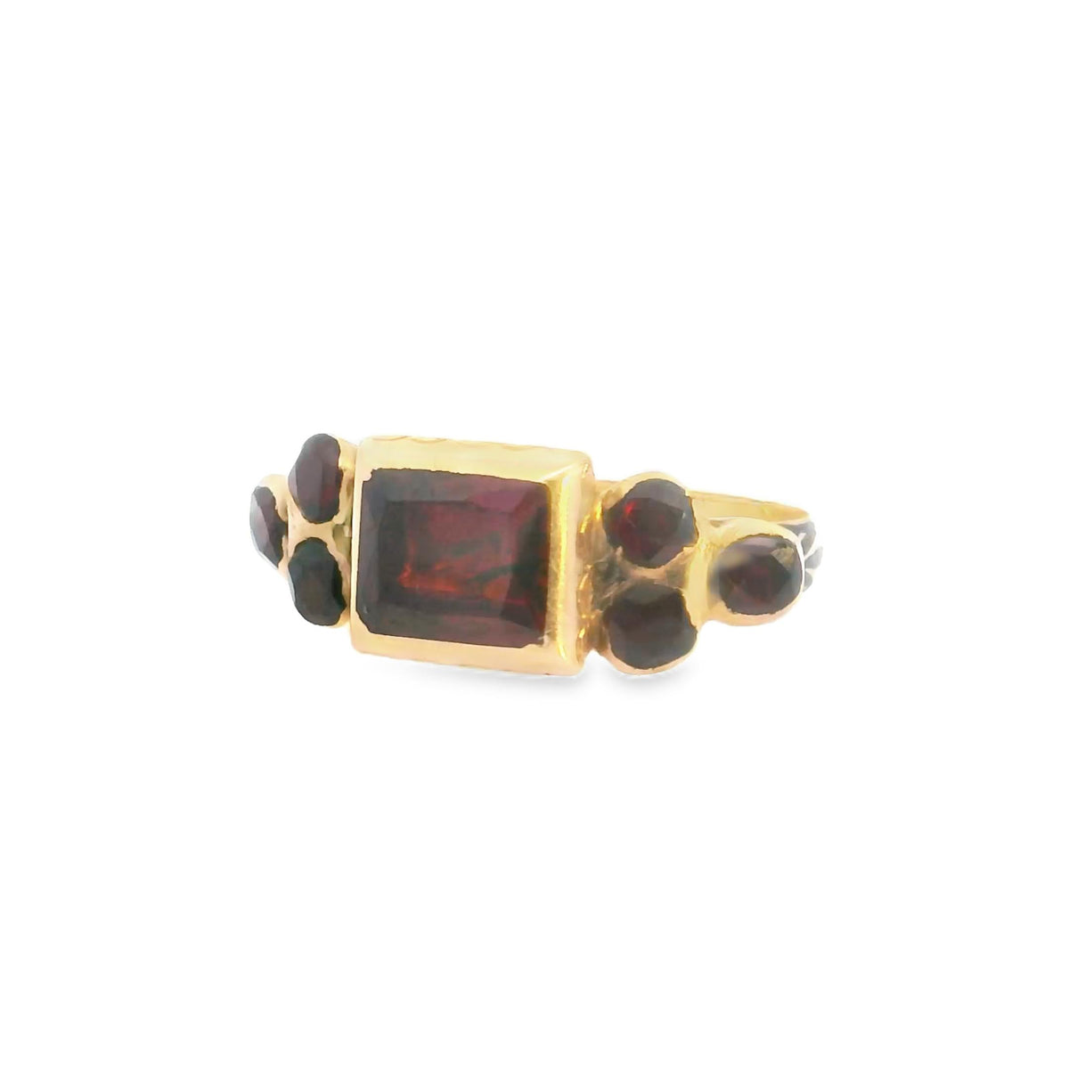 17th Century Garnet Ring in Yellow Gold