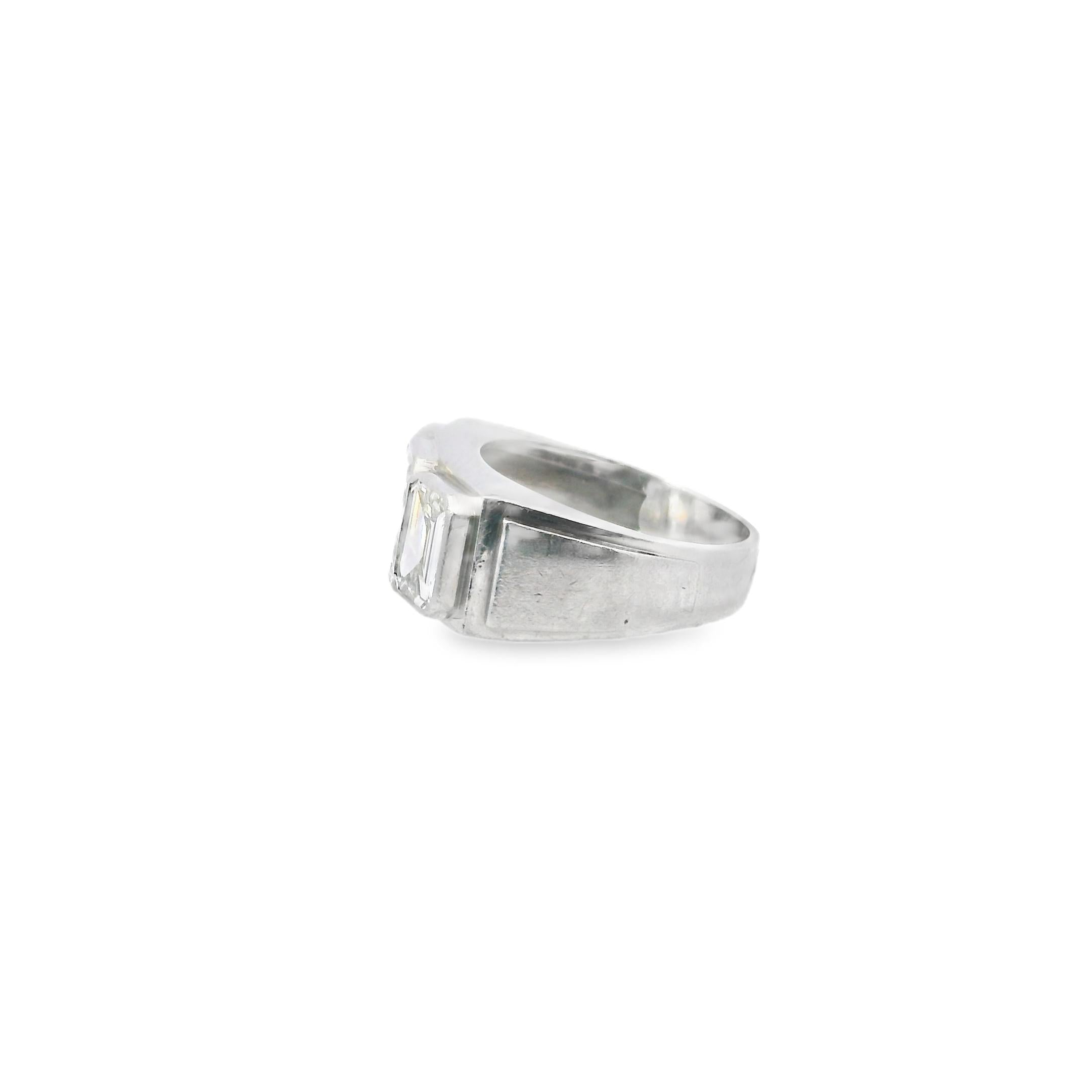 French Art Deco Emerald-Cut Diamond Ring France, circa 1930
