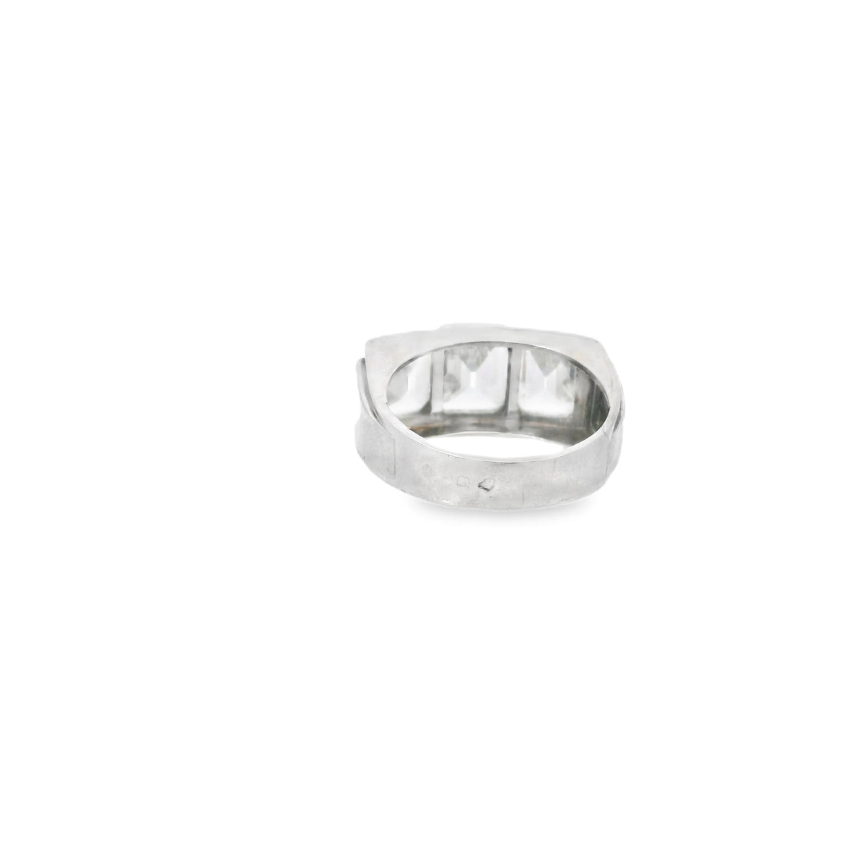 French Art Deco Emerald-Cut Diamond Ring France, circa 1930, view 6