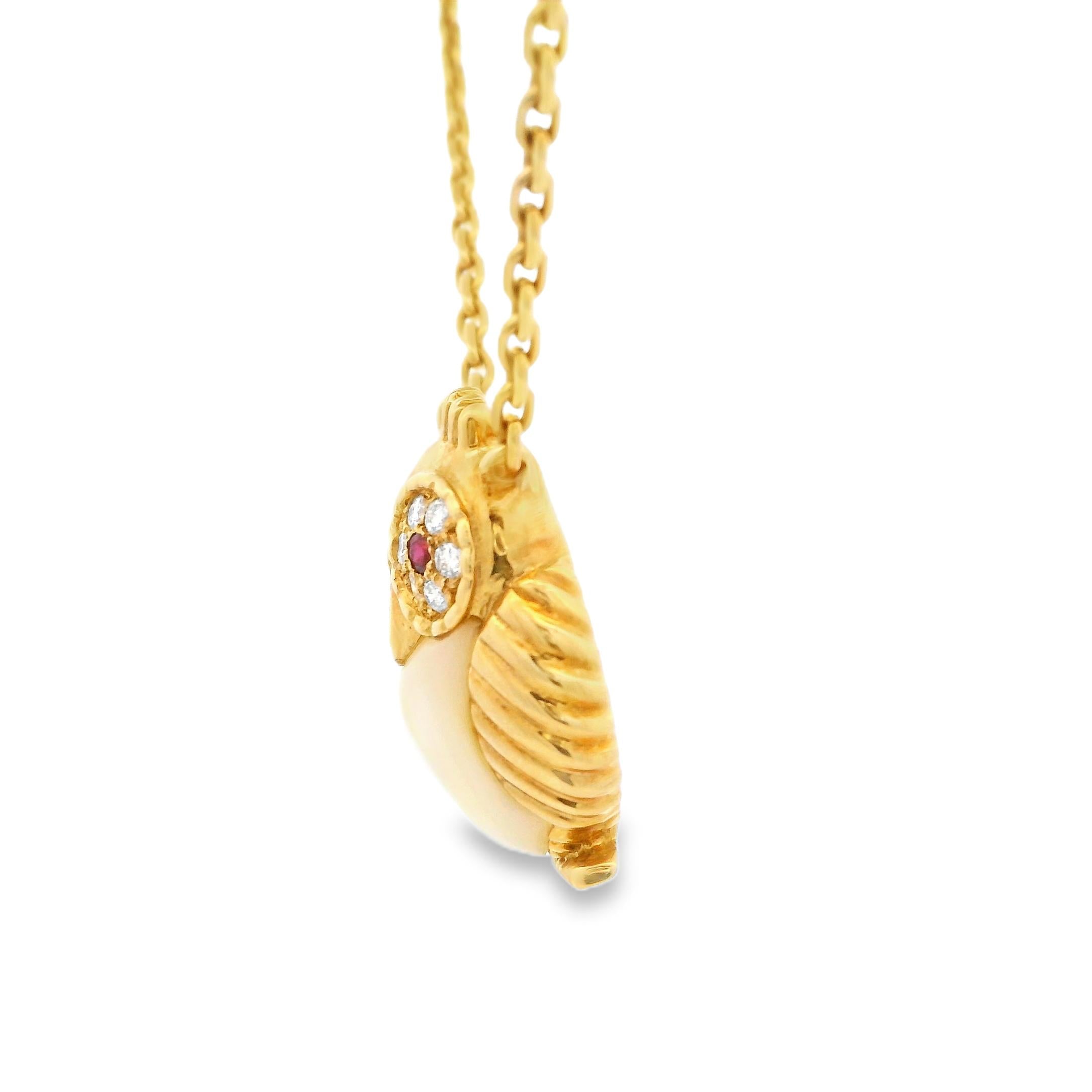 Van Cleef & Arpels Owl Pendant Necklace In 18K Gold