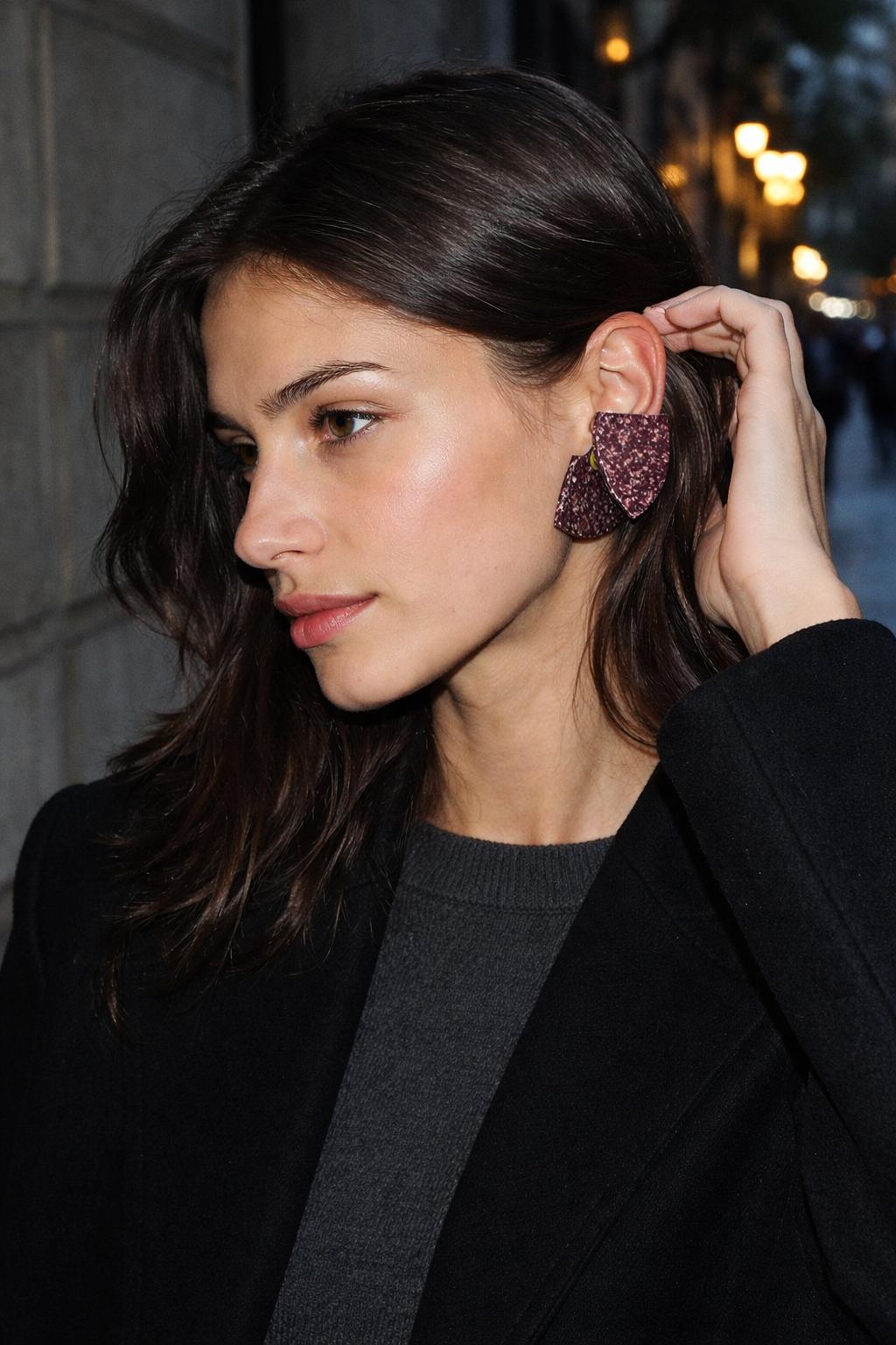 18k Yellow Gold  JAR 2000s   Earrings Porphyry Fan in hard Red Stone