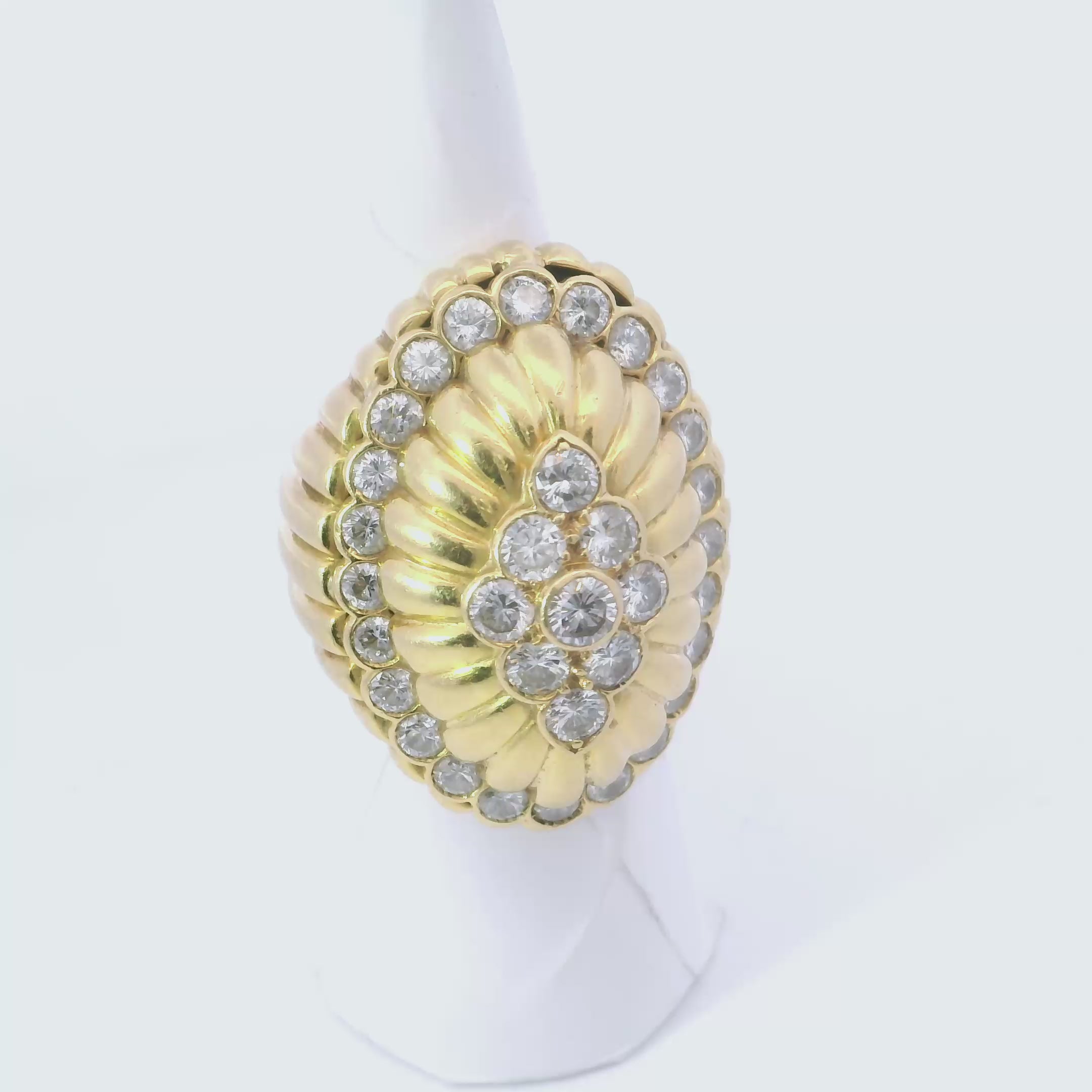 18K Van Cleef & Arpels Diamond Oval Dome Ring