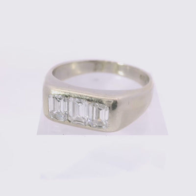 14KW American 1960s  3 Stones Diamond  Ring