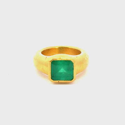 18K Gold 4.30cts Colombian Minor to Moderate Resin Emerald Modernist Hammer Ring