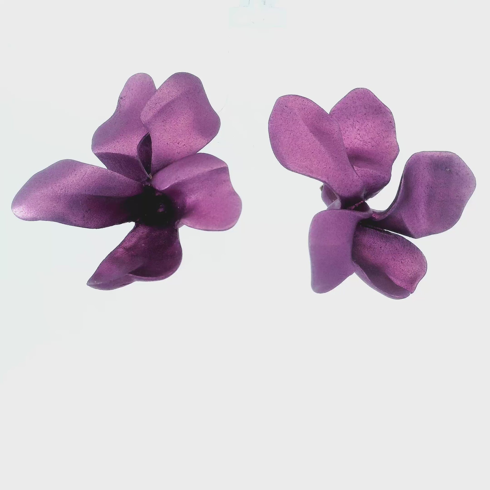 18K Gold Aluminum JAR Purple Pansy Earrings