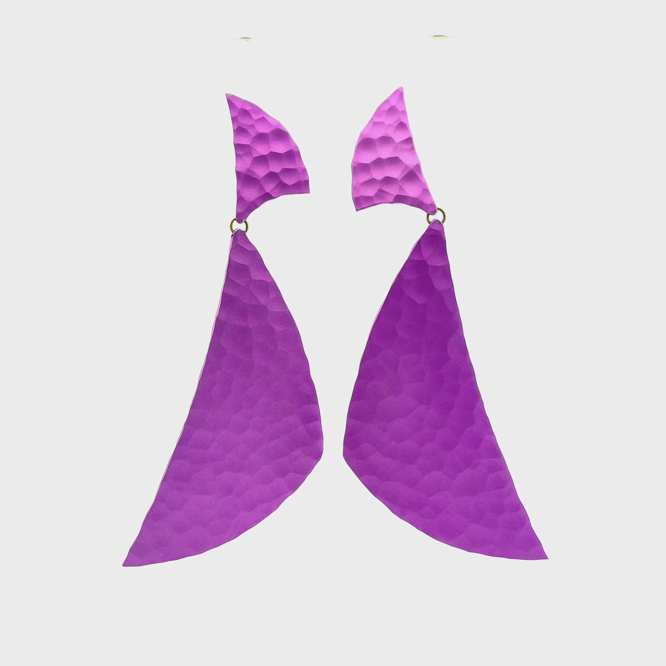 18K Gold Aluminum JAR Hammered Dangle Drop Purple Earrings