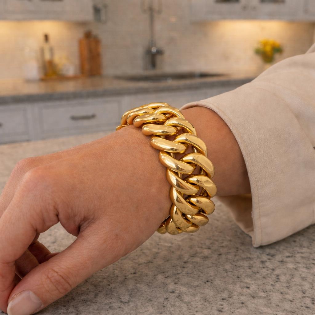 UnoAErre Gold Link Bracelet Italy, Circa 1970, view 2